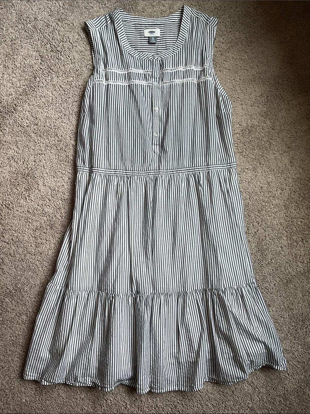 Old Navy White and Blue Striped Sleeveless Button Front Top